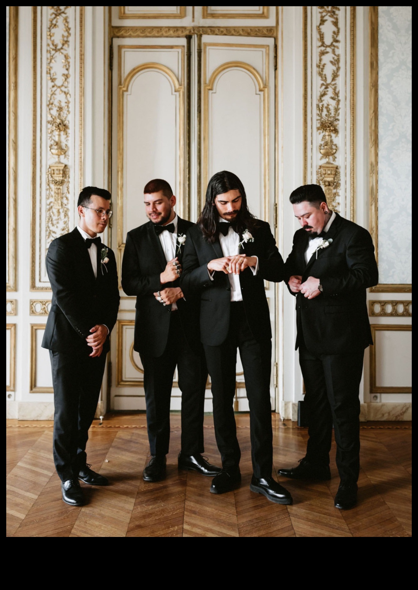 Δυνατές λεπτομέρειες: Groom's Attire Perfection