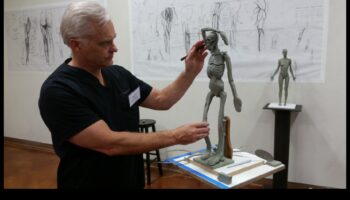 Sculpting Beauty: Η τομή σώματος και τέχνης