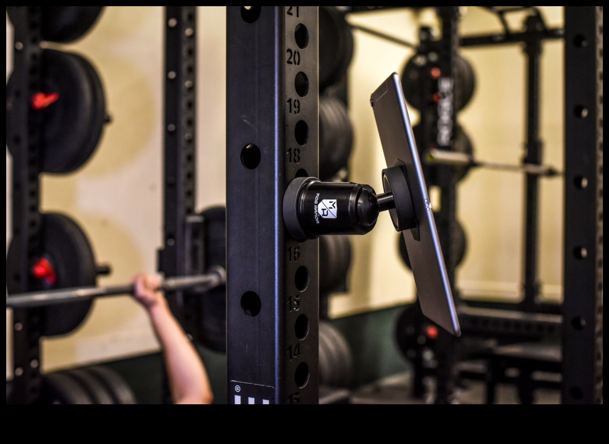 Βάσεις τηλεφώνου για γυμναστική: Αξεσουάρ για τρέξιμο, ποδηλασία και άλλα