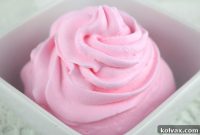 Simple Steps for Vibrant Whipped Cream