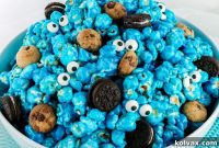 Blue Cookie Crunch Popcorn