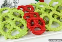 The Grinch’s Heart Pretzels