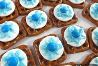 Sparkling Frozen Snowflake Pretzel Bites