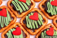Grinchy Pretzel Delights