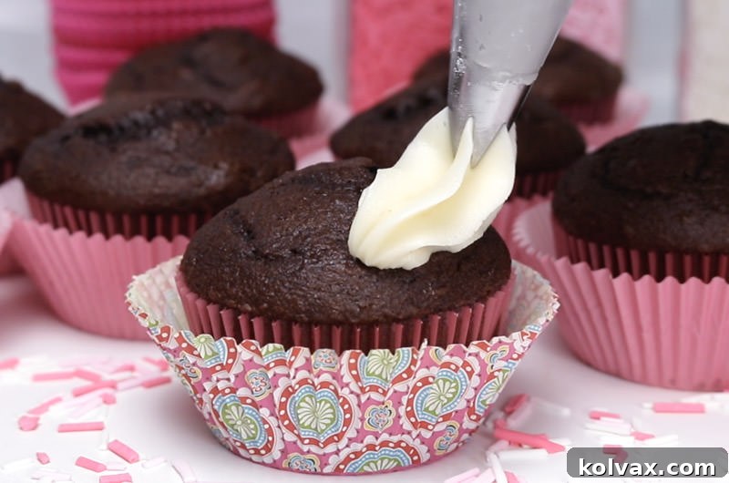 Creating the perfect frosting swirl on a cupcake: technique for beginners