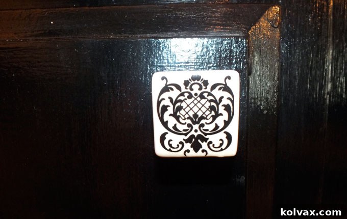 Choosing the perfect cabinet door knobs for a budget-friendly bathroom upgrade