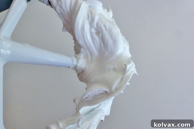 Getting the right Royal Icing consistency for outlining or flooding