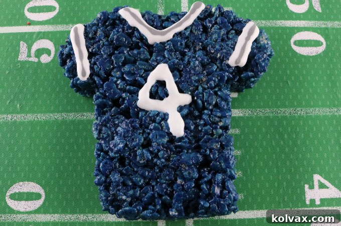 Decorate the Dallas Cowboys Rice Krispie Treats with Royal Icing