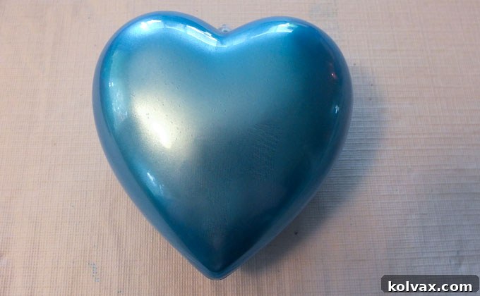 Warmth for the Winter Heart 6 Close heart and shake until inside is covered